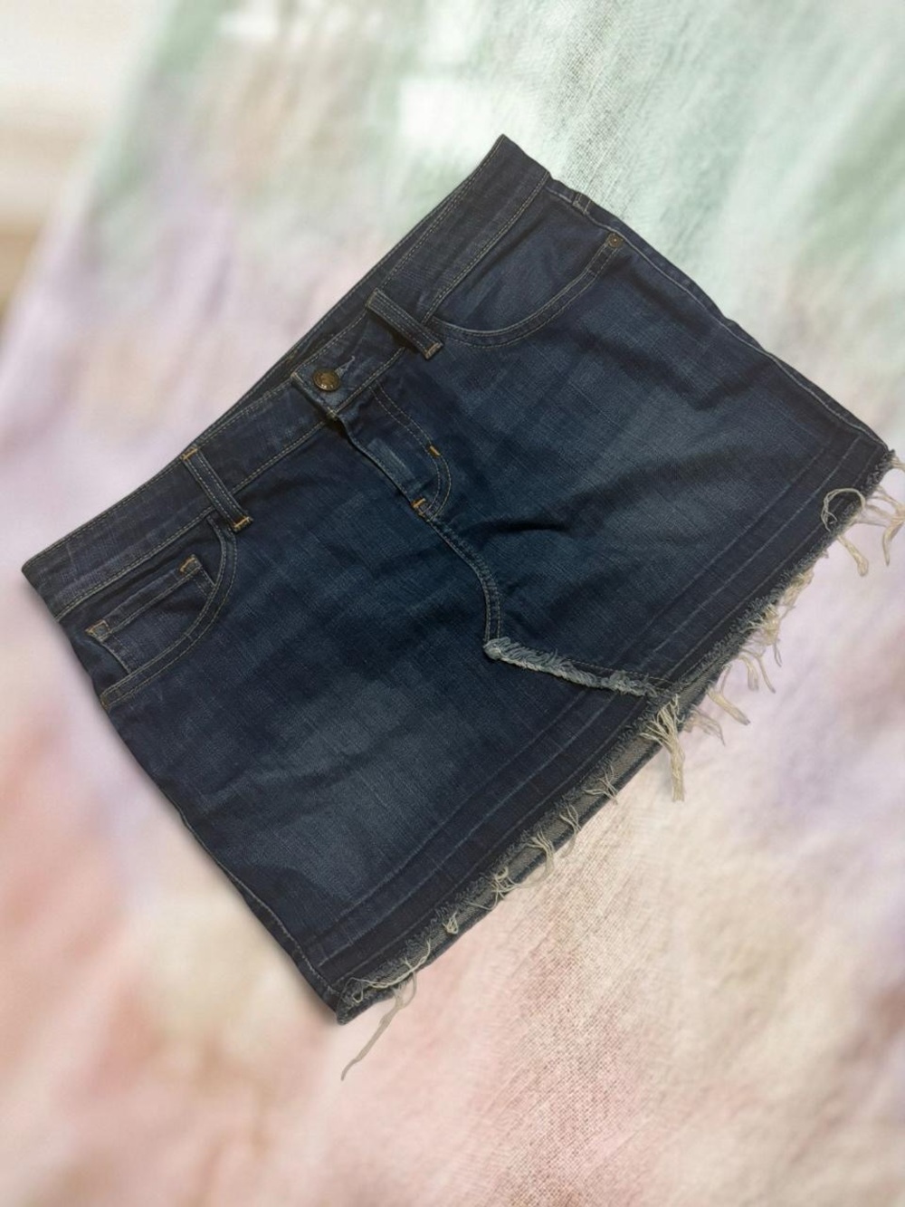 GUESS Denim Raw Hem Low Rise Mini Skirt size 28